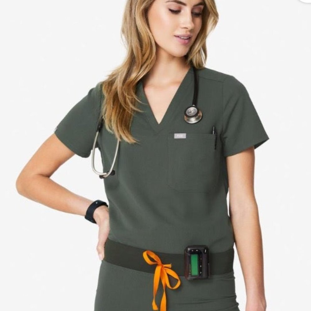 Women's Figs Catarina One Pocket Scrub Top XS